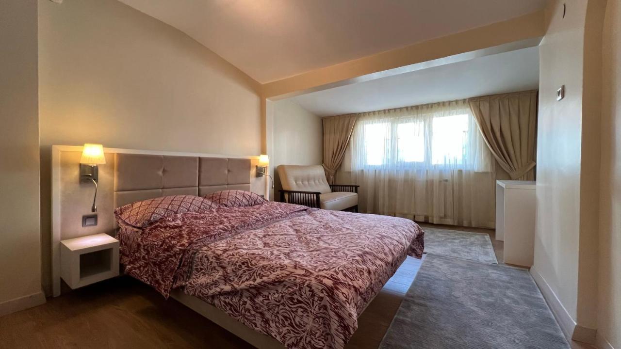 200 M2 Muhtesem Cati Kati, Roof Apartment Istanbul Exterior photo