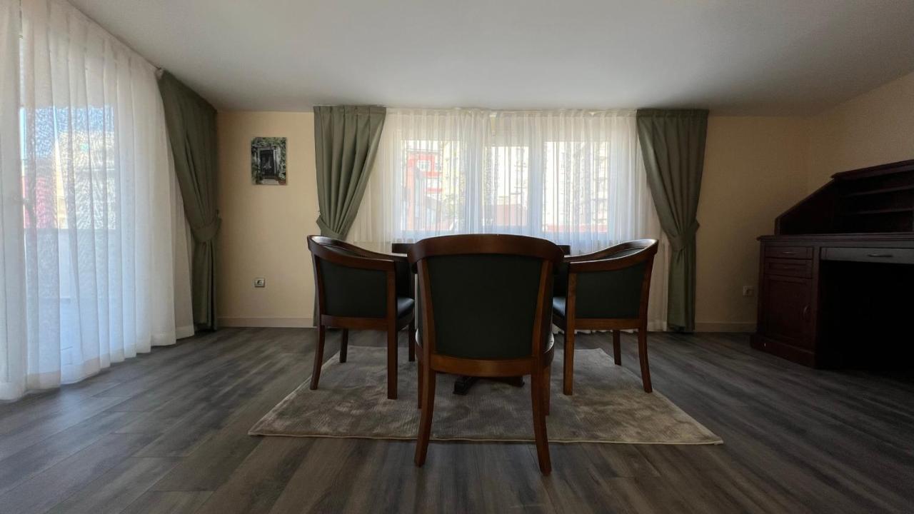200 M2 Muhtesem Cati Kati, Roof Apartment Istanbul Exterior photo